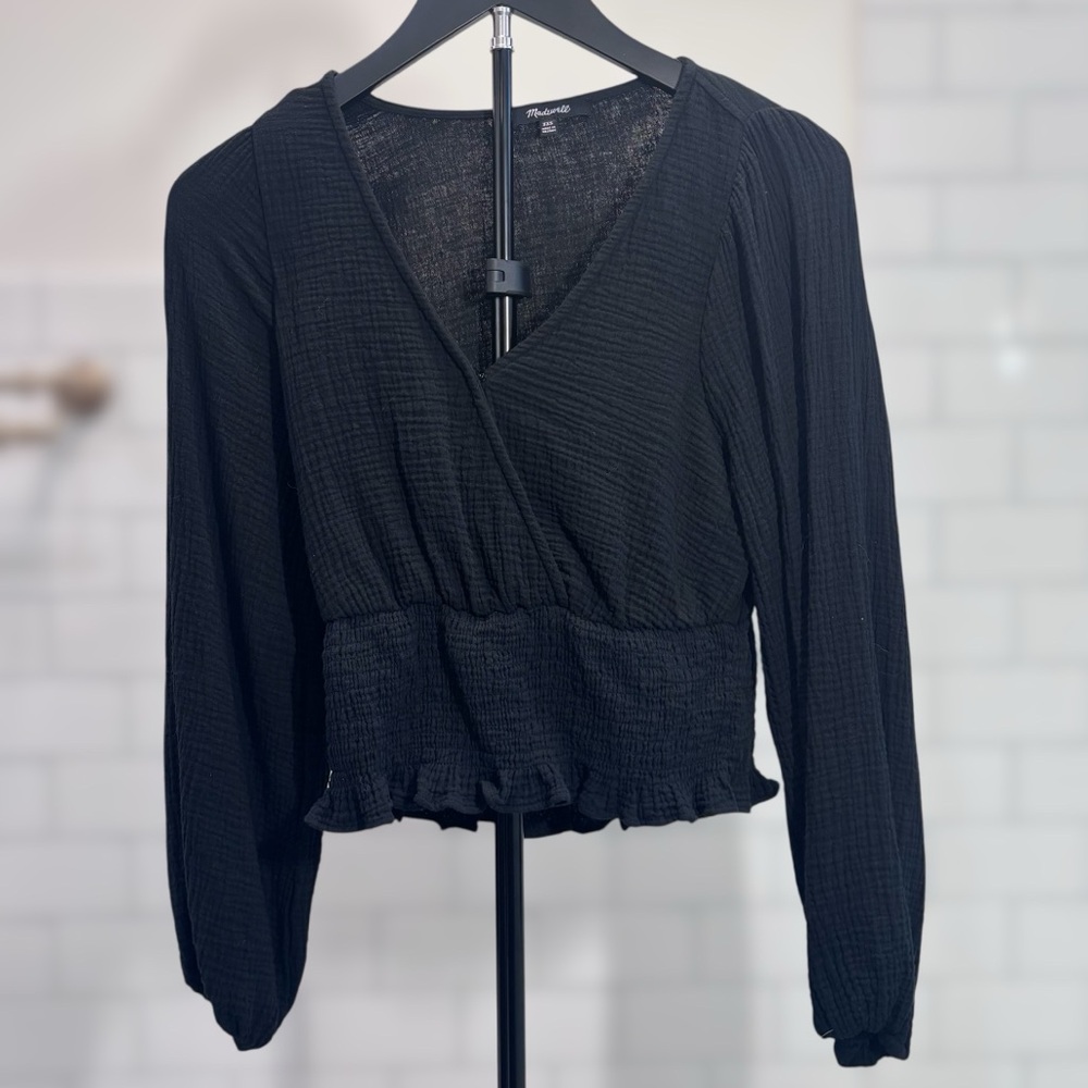 Madewell Lightspun Julianne Smocked-Waist Top in black